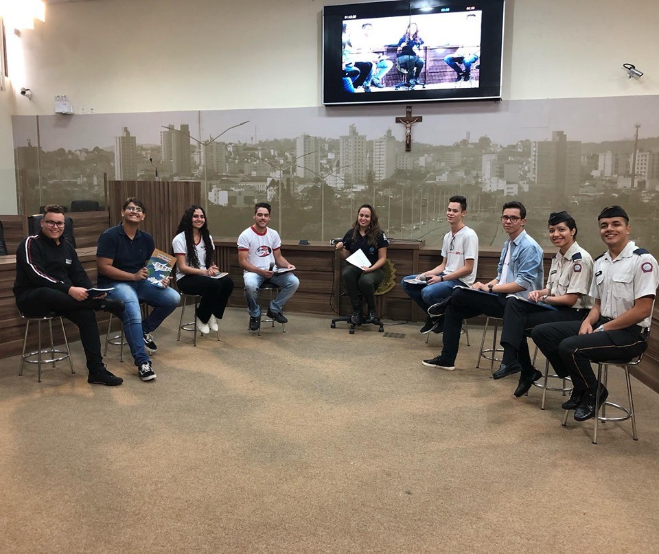 Imagem 1 da notícia: Elpa grava Parlajovem especial da Gincana do Saber Jovem